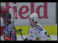 Rozhodcovia s mikrofónmi
