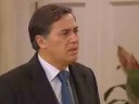 Bruno, volta a envolver-se com Laura. Lúcia avisa Gaspar que está preparada para lhe fazer frente. Inês decidiu recorrer à inseminação artificial. Bruno decidiu propor a Inês ter um filho com ela. Henrique manda Inês ir à MV. Quando chega lá, ela depara-se com um cenário de assalto. Sabendo do assalto, Gonçalo desiste de ir para o Brasil neste dia e é Joana quem vai com a mãe. Lino revela a Filipa que Mariette é prostituta e folheia o processo da morte do pai. Luísa fica aliviada ao saber que Gonçalo não partiu para o Brasil com Beatriz e dá os parabéns a Henrique pela ideia do assalto. Leo está irritado com Mariette por achar que ela não se muda lá para casa porque ainda gosta de Gudunha. Gudunha segue Pedro e Camacho até ao Clube de Combate e fica a saber que Zé Diniz participa em lutas clandestinas.