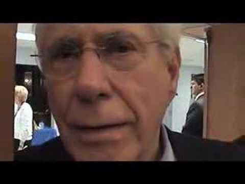 Mike Gravel: CNN is dragging YouTube ...