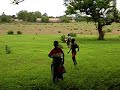Niños en Gambia al ver al tubab Niños en Gambia al ver al tubab