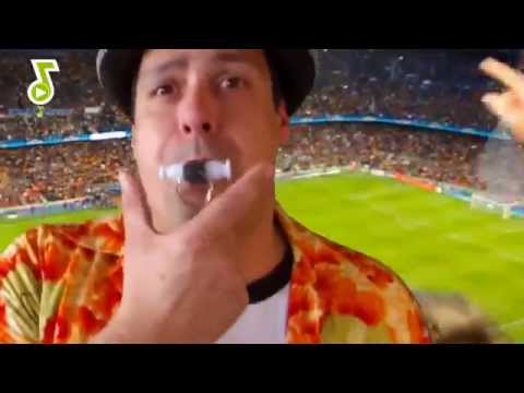 StartMusic - How to blow the samba whistle _ Wie spielt man die Samba Pfeife
