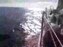 Dolfijnen begroeten de zeilboot Against All Odds, een J92. We kwamen ze tegen in het voorjaar tijdens een oversteek naar Engeland onder motor.