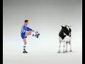Fotbalista vs. Kr�va (Best Cow)
