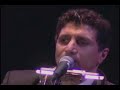 Tom Foti performs 