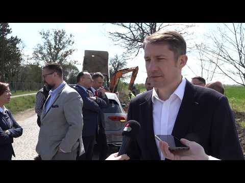 Felsőhegyen iskola-, Zentán útfelújítás zajlik-cover