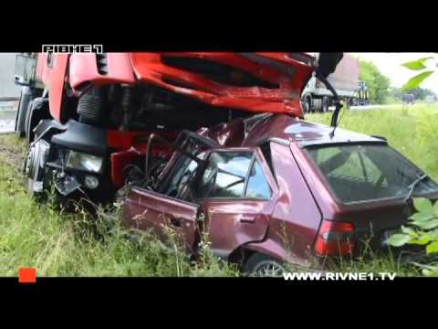 a href='/Info/?id=49983' На Рівненщині вантажівка розчавила «Шкоду. Водій останньої не вижив [ВІДЕО]/a