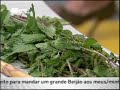 Mais um video, desta vez sobre biopesticidas, com a interessante presença do Dr. Bagão Félix, agricultor nas horas livres, a quem tive oportunidade de mostrar uma receita com a maceração de urtiga, que pode ser insectífuga, bioestimulante ou fungicida. Fica aqui apenas uma nota para uma observação feita pelo convidado, em que refere que a sua propriedade agrícola é para se distrair e não para assassinar insectos. Penso que não seria bem isto que queria dizer, pois qualquer agricultor, mesmo amador, sabe que o controlo de pragas é fundamental para o sucesso dos seus cultivos. Nos dias de hoje este controlo é efectuado, na maior parte dos casos, com o recurso a pesticidas compostos por substâncias químicas que apresentam elevada toxicidade para o ambiente e para todos nós. Uma agricultura biológica, sustentável, não poluente, feita inclusive com o recurso a macerados de origem natural, biodegradáveis, sem contra-indicações, reduzindo selectivamente algumas das pragas (infelizmente, não todas), será certamente a alternativa do futuro, saibámos nós reconhecer que a natureza cobrará sempre o seu quinhão, que é uma lei universal, que temos que compreender para que possa haver espaço e tempo para aquilo que nos é mais precioso enquanto espécie: o legado. Mesmo que morram alguns insectos no processo...