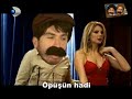 Koca Kafalar (Yeni) - Aysun Kayacı Düeti boşver sarışınım gel - www.hit-film.comAYSUN KAYACI İLE ÇOBAN HÜSNÜ'NÜN DÜETİ  KOCA KAFALAR'DA!Ekranların en sıradışı komedi programı Koca Kafalar, bu gece yeni bölümü ile Kanal D'de!Evrim Akın'ın sunuculuğu yaptığı programda Koca Kafalar'ı Berk Tokay ve Vural Yaşaroğlu canlandırıyor. Her hafta ünlü konuklarla talk-show bölümünün yer aldığı Koca Kafalar'ın bu haftaki konukları; ünlü şarkıcı Erol Büyükburç ve Arka Sokaklar dizisinin sevilen oyuncusu Özgür Ozan.Koca Kafalar'da bu hafta;Aysun Kayacı ile Çoban Hüsnü'nün düeti!Davut Güloğlu ile Jennifer Lopez'in dans yarışı!Esra Erol'la İzdivaç'da gelin sendromu!Al Pacino Erol Büyükburç!İbrahim Tatlıses kampüs'te kız tavlıyor!Paris Hilton Facebook'da!Koca Kafalar, özellikle medyada yer alan görüntülere kendine özgü formatı ve tekniği ile mizah katıyor. Koca Kafalar'ın, dizilerden, programlara, yarışmalardan müzik kliplerine kadar burnunu sokmadıkları yer kalmıyor. Dünyada ilk kez uygulanan bir formata ve tekniğe sahip programı Varol Yaşaroğlu'nun yönetiminde Grafi2000 ekibi hazırlıyor.