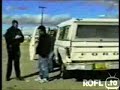 Polizist verpr�gelt Mexikaner.