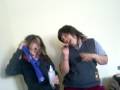 gice y leslie cantando en la aula xD gice y leslie cantando en la aula xD