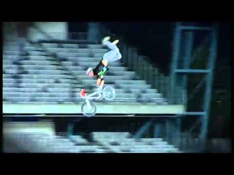 Giro Especial en el Aire con una Bmx
