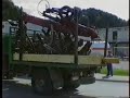 Dokumentarni posnetki snemalca Občinskega štaba civilne zaščite Šifer Pavleta na postavitivi barikad na regionalni cesti Velenje-Paka pri Velenju pri jami Huda luknja in cesti Velenje-Celje v naselju Vinska gora..