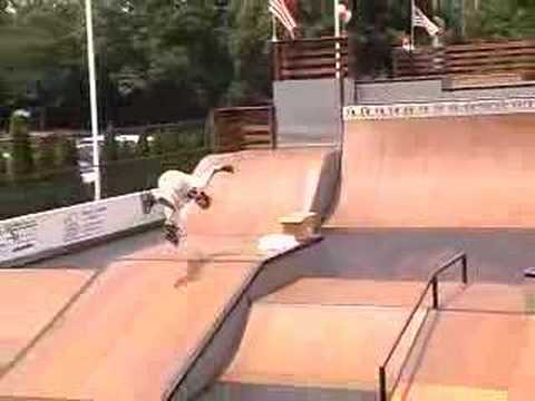BMX BIKES TRICKS STUNTS CRASHES