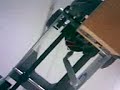 Una visión del robot SCORBOT-ER V+ desde abajo