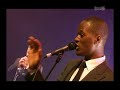 Amy Winehouse-Me And Mr Jones (live eurockeennes de Belfort)