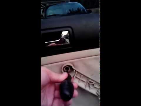 how to remove corsa c door handle