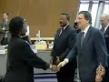 تقرير : فـوزي بشـرىتاريخ بث التقرير : 3/10/2008بدأت في العاصمة الغانية اكرا اعمال القمة السادسة لدول المجموعة الافريقية الكاريبية الباسيفيكية. وتناقش القمة موضوعا يخشى ان يكون سببا في شق وحدتها وهو الشراكة الاقتصادية مع الاتحاد الاوربي عبرحزمة من الاتفاقات تثير الجدل وسط اعضائها. وتخشى دول المجموعة أن تكون الاكثر تأثرا بالازمة الاقتصادية الراهنة التي تتردد اصداؤها في اسواق العالم انطلاقا من مركزها في الولايات المتحدة.