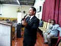 elias cantando na sede de vitoria