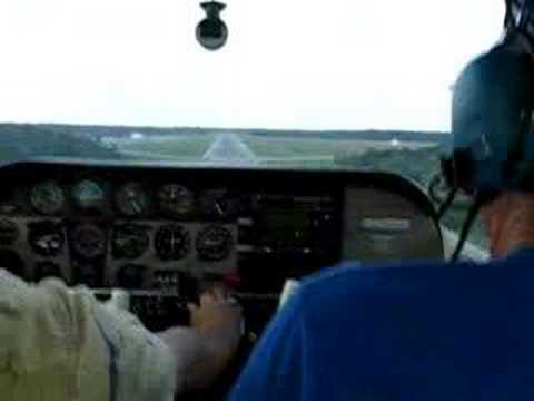 Sundowner Crosswind Landing KMGR RWY ...