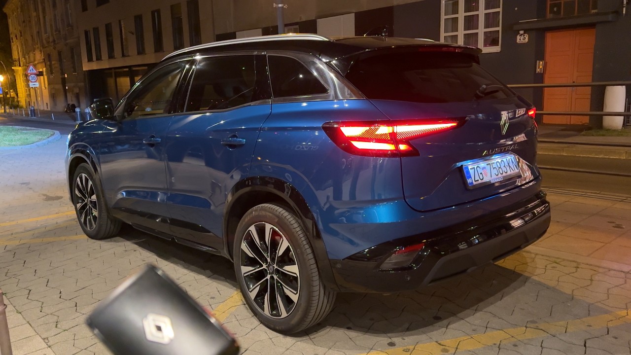 RENAULT AUSTRAL FACELIFT 2026 at night - unique LED lights, AMBIENT LIGHTS & indicators