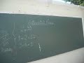 aula educativa sobre burrice