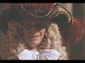Orlando cuenta la historia de un viaje a través del tiempo, de alguien que vive por espacio de cuatrocientos años, primero como hombre y más tarde como mujer.Retrata el pensamiento de Virginia Woolf acerca de la dualidad sexual, de hecho Orlando es una historia fantástica  basada en algunos pasajes de la vida de Vita Sackville-West.AÑO: 1992GÉNERO: Drama Fantástico / Cine De ArteDURACIÓN: 93 minutosGUIÓN: Sally PotterMÚSICA: David Motion, Sally Potter & Jimmy SomervilleFOTOGRAFÍA: Alexei Rodionov REPARTO: Tilda Swinton, Lothaire Bluteau, Quentin Crisp, Billy Zane, John Wood, Charlotte Valandrey, Heathcote Williams