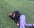 Mak compl�tement mort saoul en sortant de la guignette