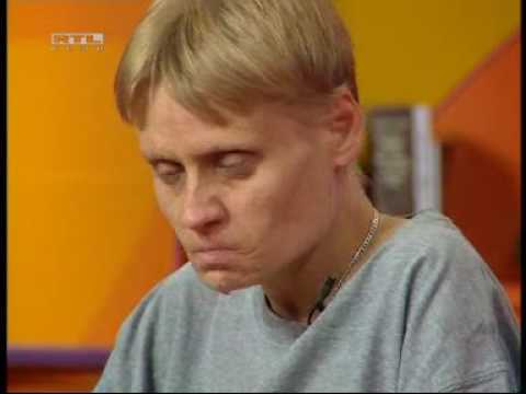 M�nika show - Idegbeteg, aki nem tud besz�lni (B�tb�z �t���)