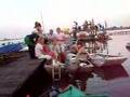 videos de Dronken Jispers vallen te water.