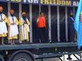 videos de INDIA:a country after series of 70 blasts in 4months is dividining.