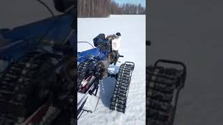 Гусеничный привод Крутец на мотоблоке с прицепом на лыжах