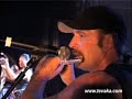 te vaka performing manatu from the nukukehe album