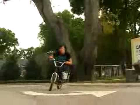 BMX BIKES TRICKS STUNTS CRASHES