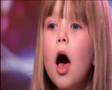 Adorable 6 Year Old Girl With a Great Voice