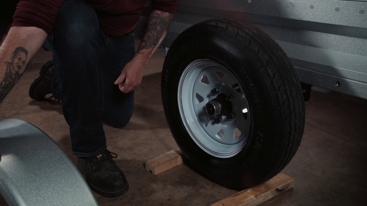Déplacement de l'essieu vers l'avant sur une remorque Stirling de 5 x 10 pieds