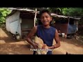 niño FOLLA GALLINAS