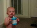 videos de Kylie drinking from her sippy