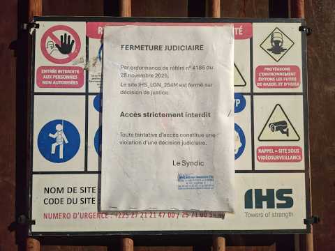COTE D'IVOIRE: Infraction de voie de fait, violation de propriété en décadenassant l'accès au pylône sur la copropriété.