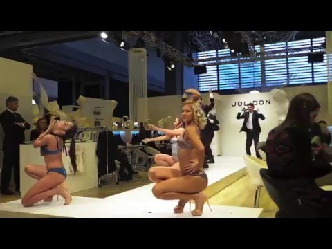 lingerie defile