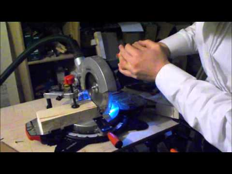 Vergleich von Kappsägen: KS 216 M Lasercut (Metabo) und GCM 10 J Professional (Bosch) im Test