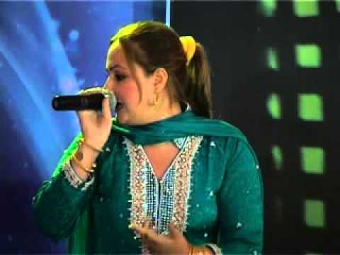 musarrat momand fresh video - da asif farooq sultan da kujdan program.