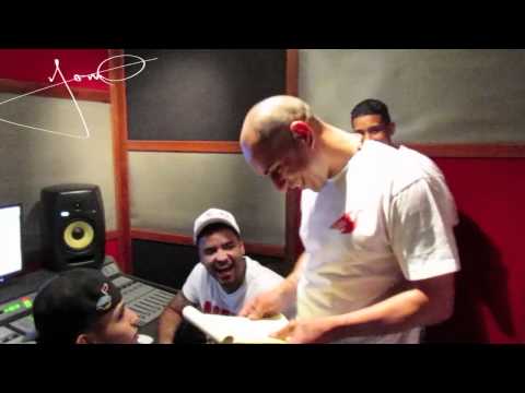 Yomo Ft Zion & Lennox  -  El Cantaso (Preview)
		 