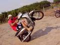 Thiago empinando