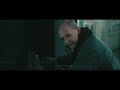 Девушка с татуировкой дракона