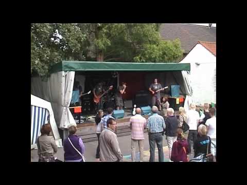 Snow On Sidewalk - Brainsuckers (from outer Space) LIVE