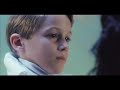 extraits du court-m�trage l'�toile manquante 
r�alis� par am�lie covillard 
dur�e : 26 minutes 
format : 35mm 
disponible chez wacky films contact@wackyfilms.net 
interpr�tes : emmanuelle cosso-merad, robin gruillot, benoit chauleur, myriam crouzel, laurent brouazin 
musique : gr�goire hetzel 
production : h�l�ne demptos 
effets visuels : jean-baptiste lefournier 
graphisme, d�coration : guillaume plantevin 
images : philippe wegiel 
sc�nario : agn�s nageotte, am�lie covillard 
montage : aur�lien gu�gan 
sound design : julien ngo trong 
d�cors : anne thiaville, gilles massolo, fred chavanne 
1i�re assistante r�al : barbara dupont 
direction de production : anne f�rignac 
ing�nieur du son : vincent lefebvre 
costumes : rachele raoult, johanne languille 
coiffures : maryline scarselli