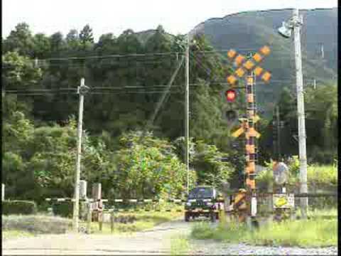踏切風景－三岐鉄道「西藤原」駅踏切２００８年７月２７日撮影