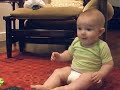Crian�a esperta aprendendo ingl�s