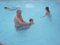 Agust�n nadando (Bariloche2008)