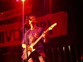 la banda de pop-rock venera en una de sus actuaciones.